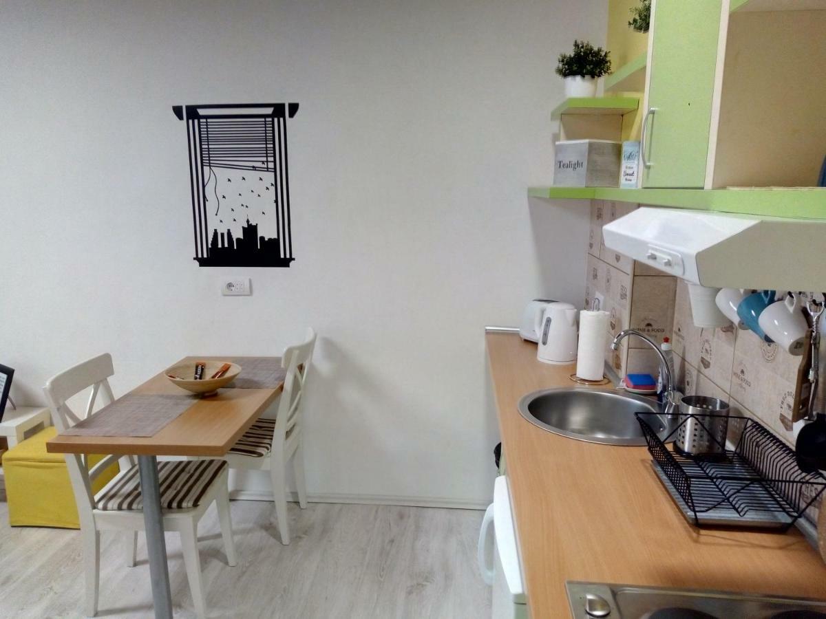 Appartement Studio Jolie à Novi Sad Extérieur photo